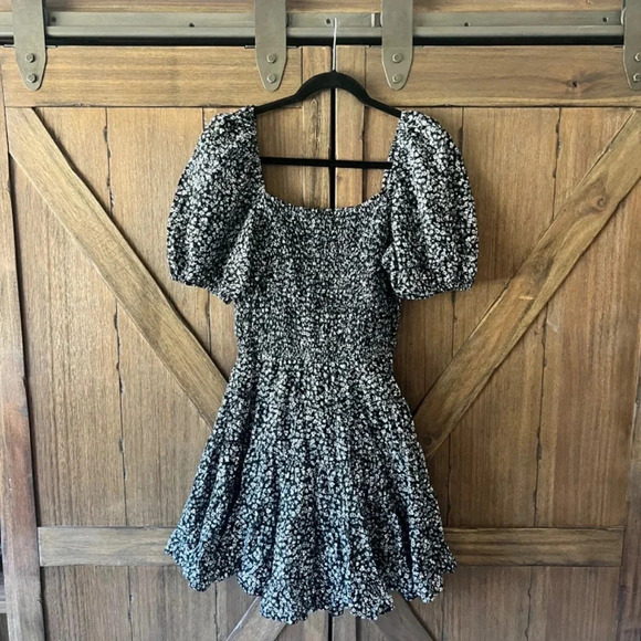 Dizzy Lizzy of Los Angeles Smocked Black & White 100% Cotton Dress Size Medium - Picture 3 of 8